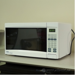 Danby Diplomat White 0.9 cu ft 900 watt Microwave Oven